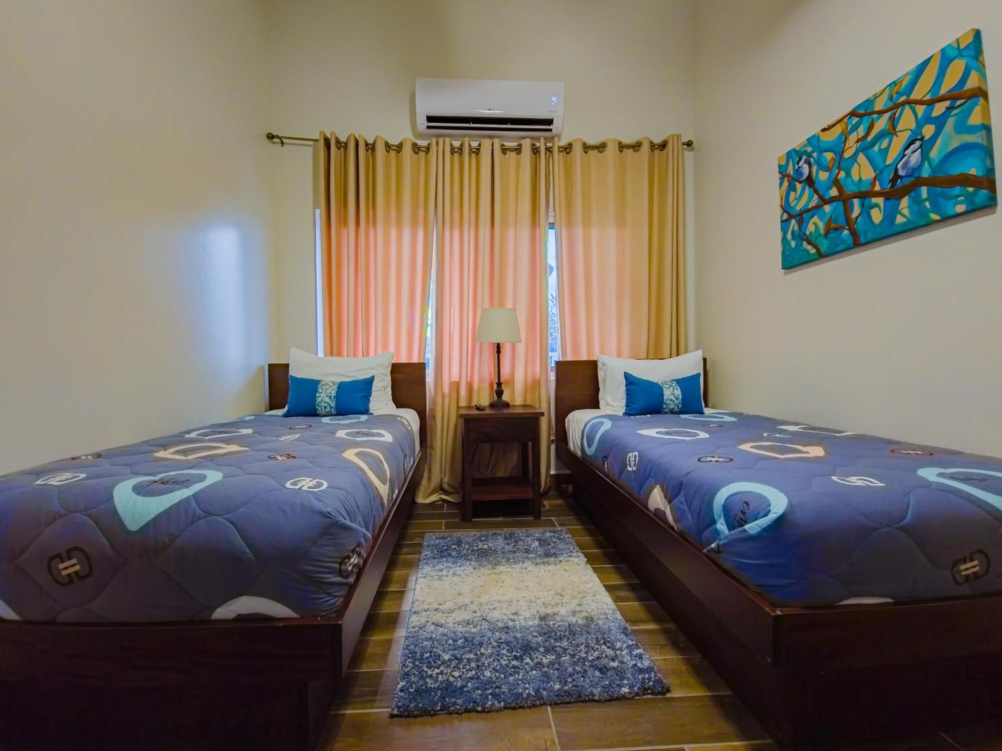 Louis' Apartments Placencia エクステリア 写真