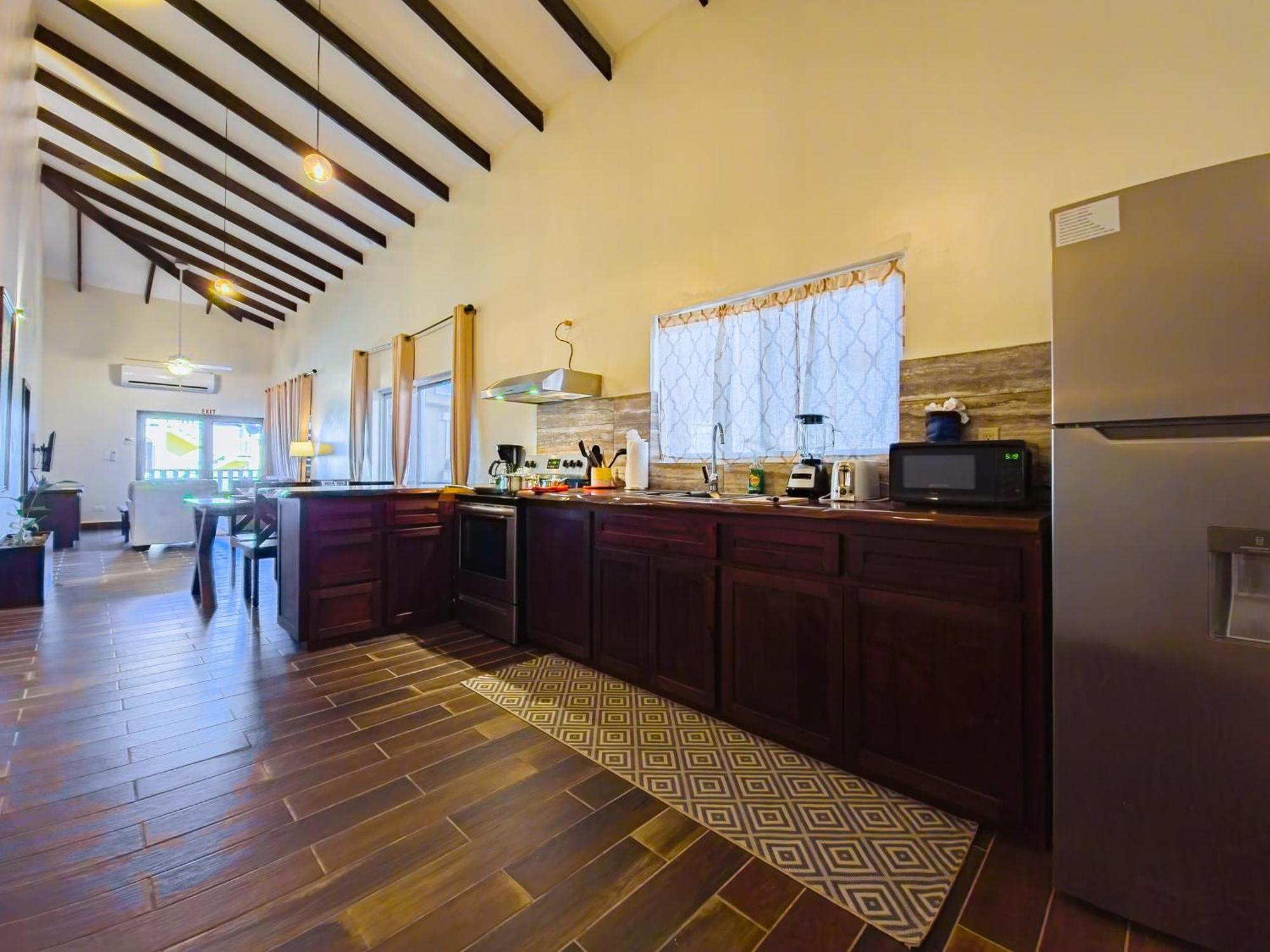 Louis' Apartments Placencia エクステリア 写真
