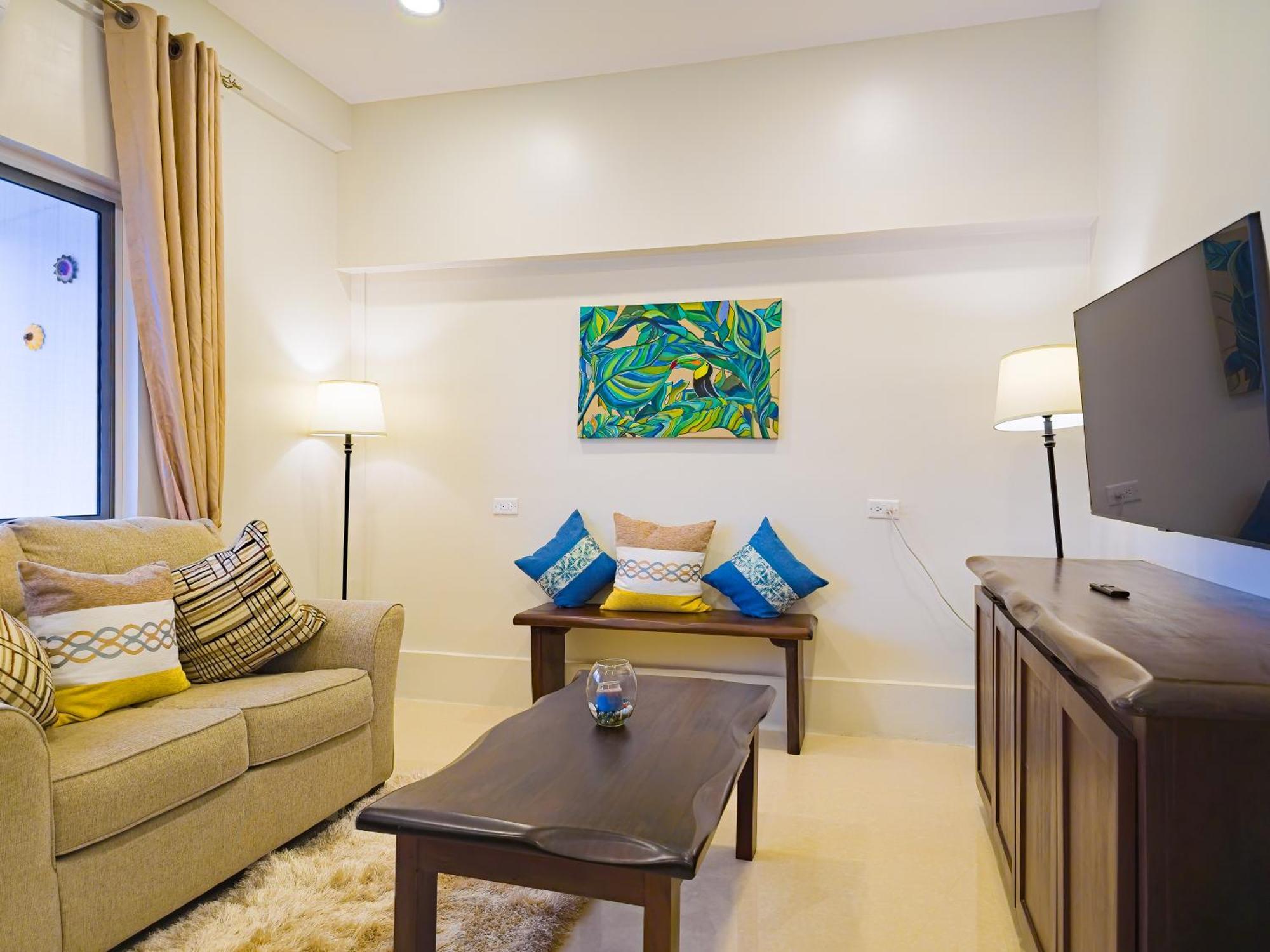 Louis' Apartments Placencia エクステリア 写真
