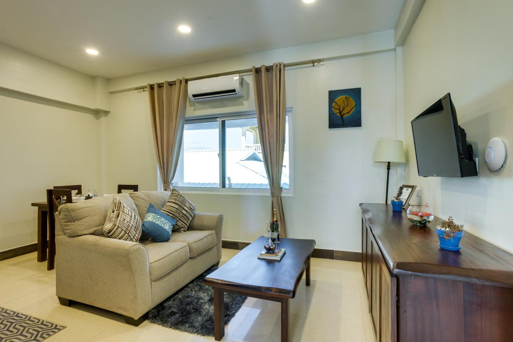 Louis' Apartments Placencia エクステリア 写真