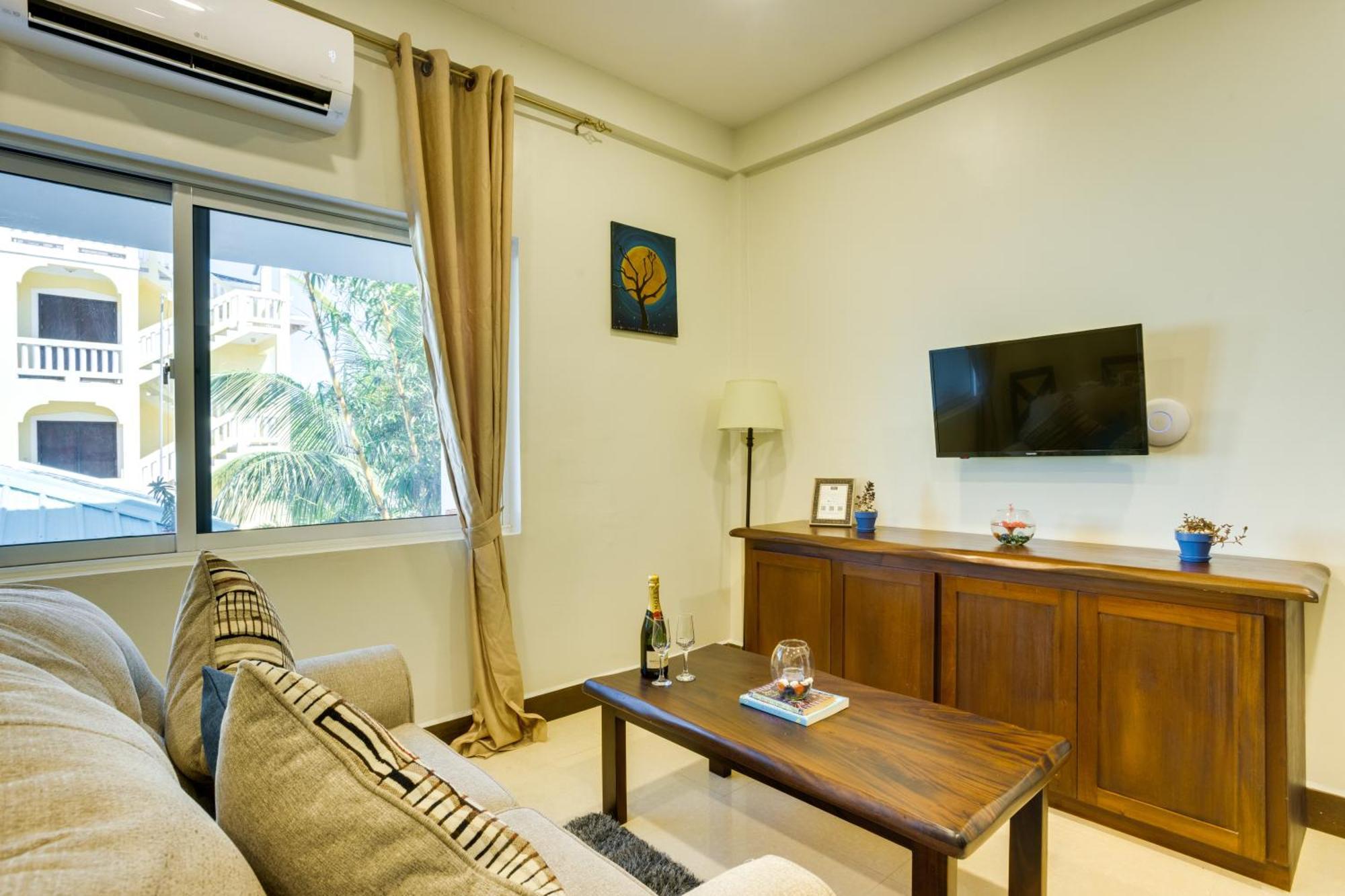 Louis' Apartments Placencia エクステリア 写真